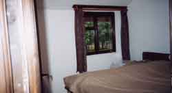 gite-inside-6-small.jpg (2996 bytes)