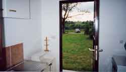 gite-viewout-of-kitchen-1-s.jpg (3351 bytes)