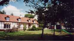 house-gite-garden-1-small.jpg (4974 bytes)