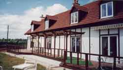 veranda-4-small.jpg (4967 bytes)